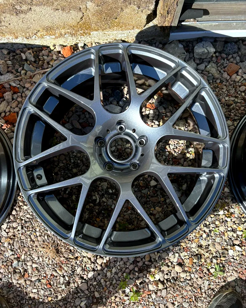 Outdoor wheel detail