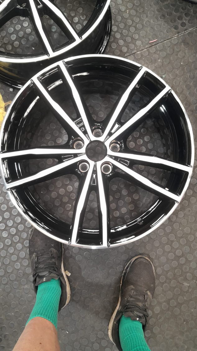 Workshop photo 0027 alloy wheel refurbishment photo