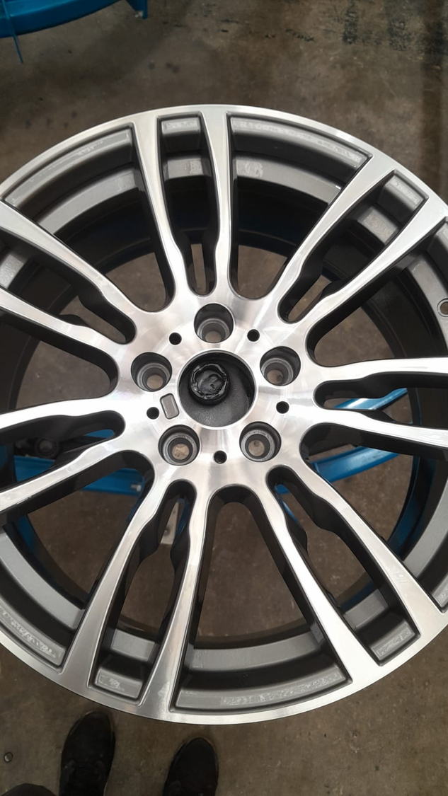 Workshop photo 0034 alloy wheel refurbishment photo