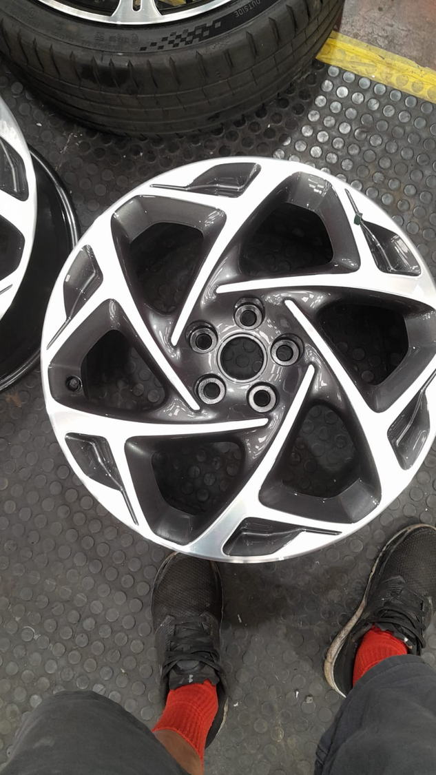Workshop photo 0042 alloy wheel refurbishment photo