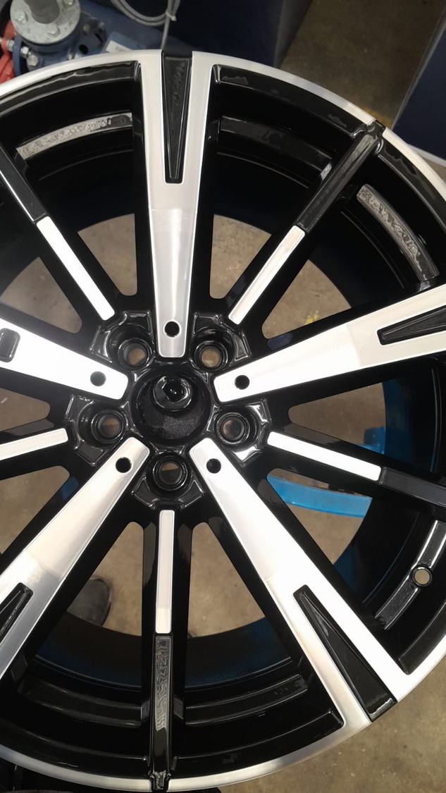 Workshop photo 0043 alloy wheel refurbishment photo