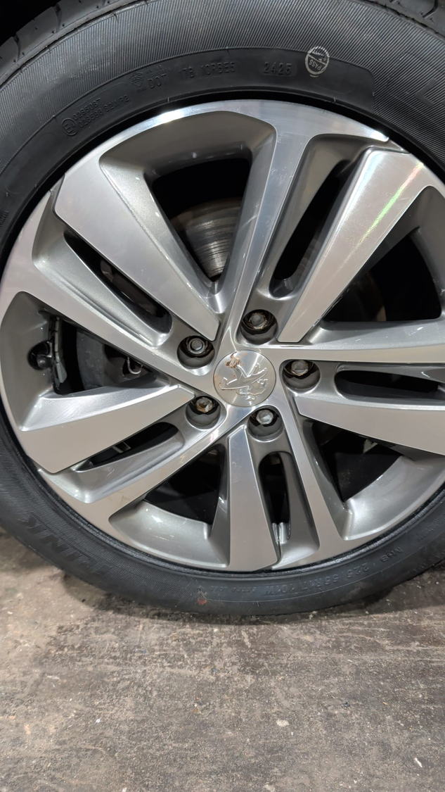 Workshop photo 0052 alloy wheel refurbishment photo