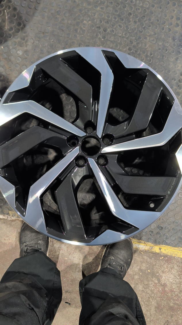 Workshop photo 0059 alloy wheel refurbishment photo