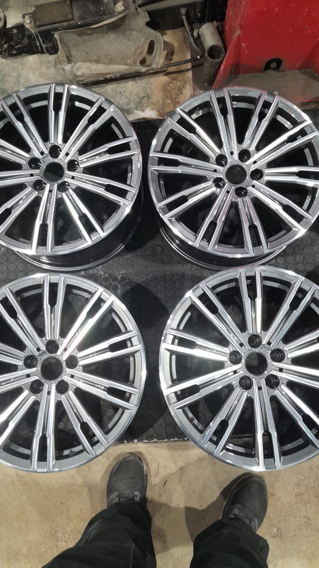 Workshop photo 0001 alloy wheel refurbishment photo