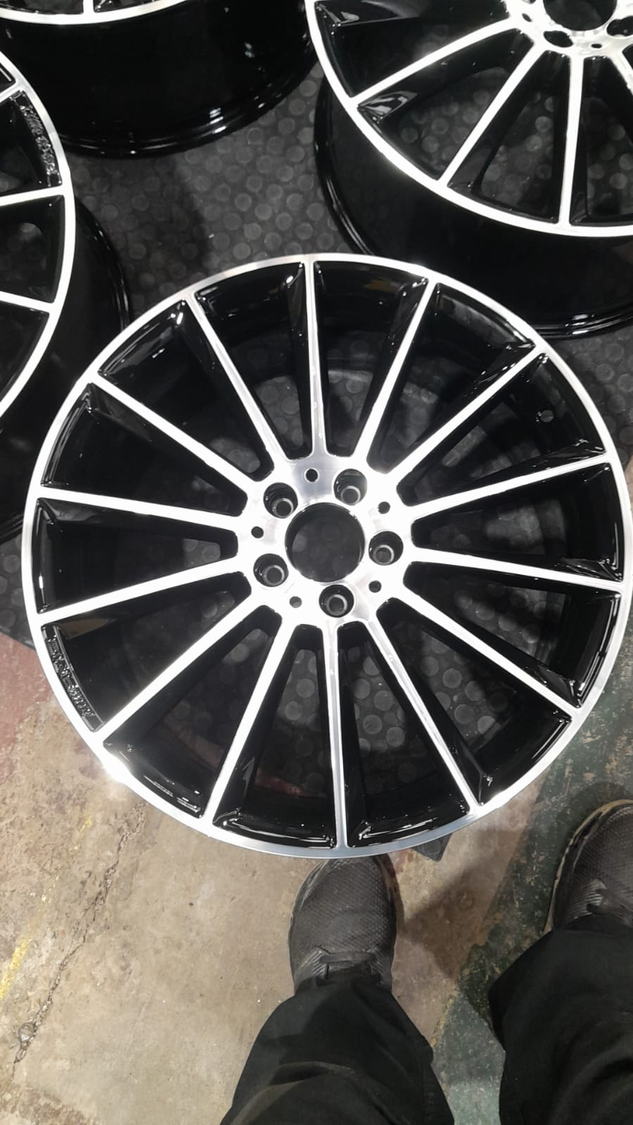 Workshop photo 0005 alloy wheel refurbishment photo