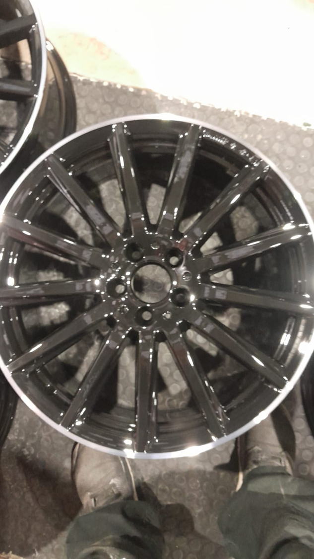 Workshop photo 0015 alloy wheel refurbishment photo