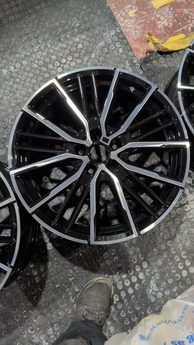 Workshop photo 0020 alloy wheel refurbishment photo