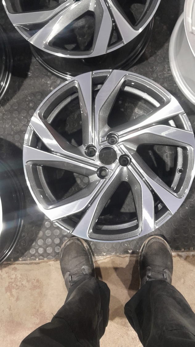 Workshop photo 0030 alloy wheel refurbishment photo