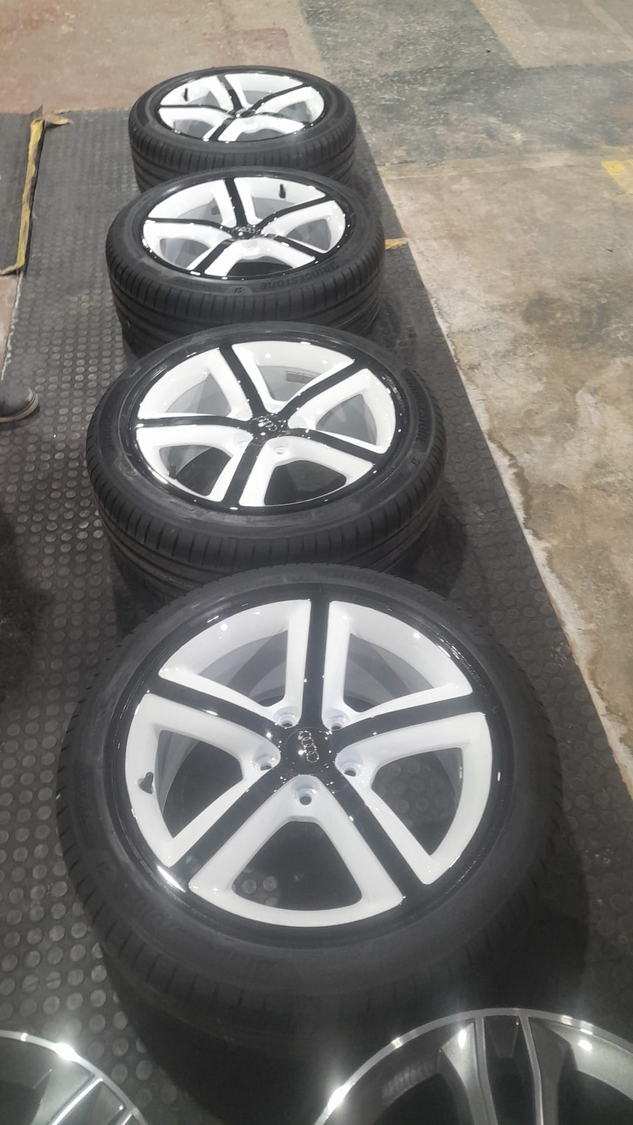 Tyre Set 5 photo 3 alloy wheel refurbishment photo