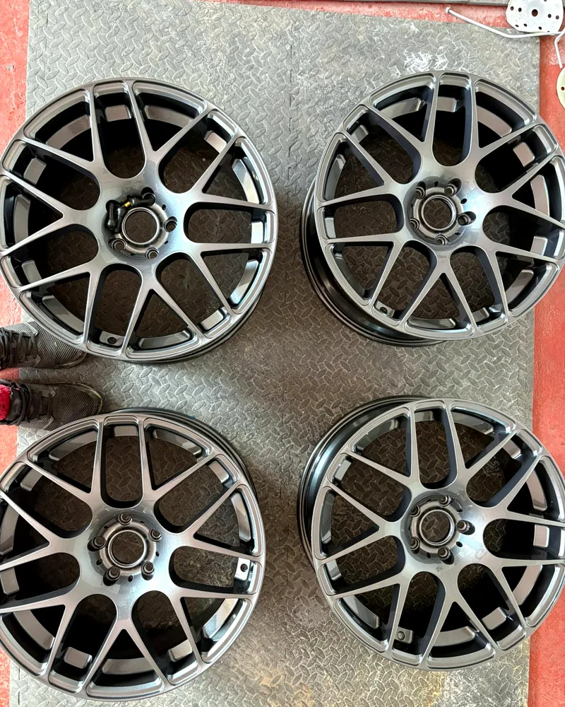 Finished multi-spoke alloy wheel set