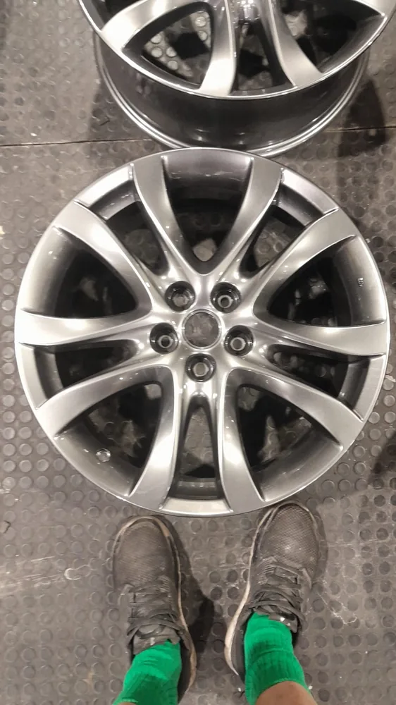 Two-tone wheel set
